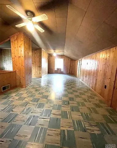 $1,900 | 533 South Pennsylvania Avenue, Belleville, IL 62220