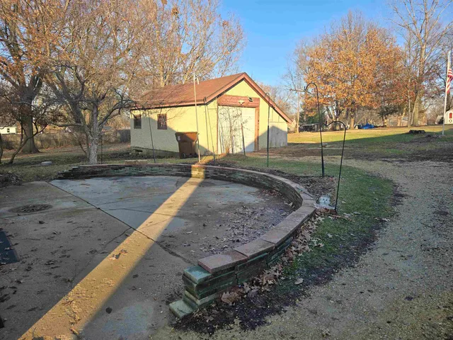 $95,000 | 320 Westmoreland Avenue, Rockford, IL 61102