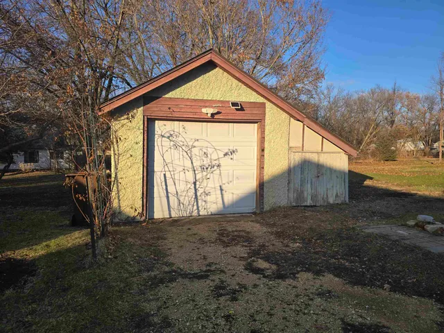 $95,000 | 320 Westmoreland Avenue, Rockford, IL 61102