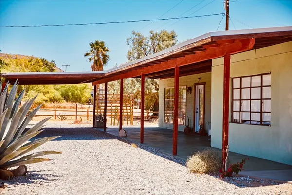 $2,600 | 61886 Calle Los Amigos, Joshua Tree, CA 92252