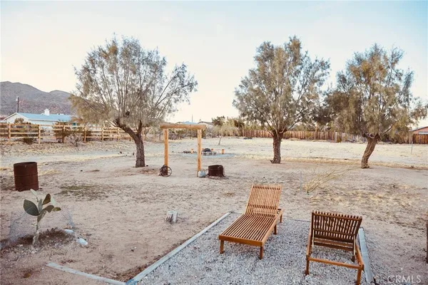 $2,600 | 61886 Calle Los Amigos, Joshua Tree, CA 92252