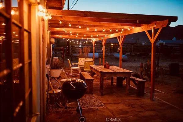 $2,600 | 61886 Calle Los Amigos, Joshua Tree, CA 92252