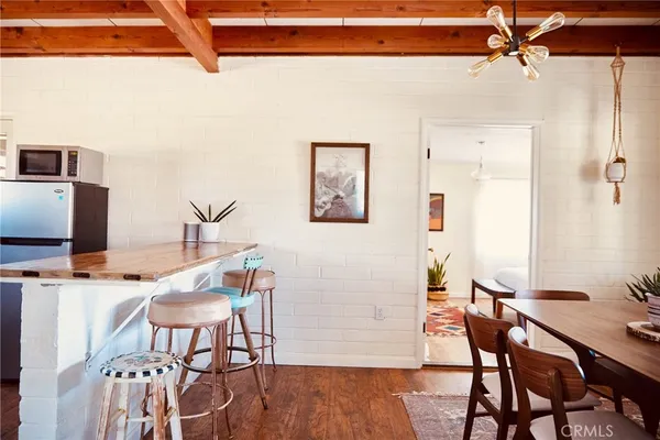 $2,600 | 61886 Calle Los Amigos, Joshua Tree, CA 92252