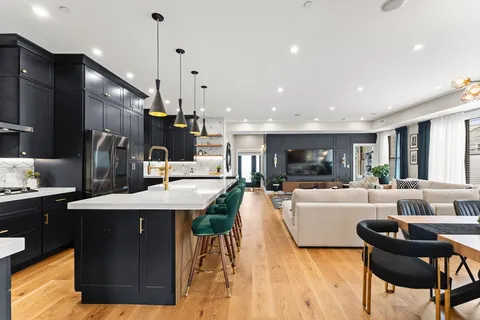 $829,000 | 51 Crescent Avenue, Unit 204, Chelsea, MA 02150