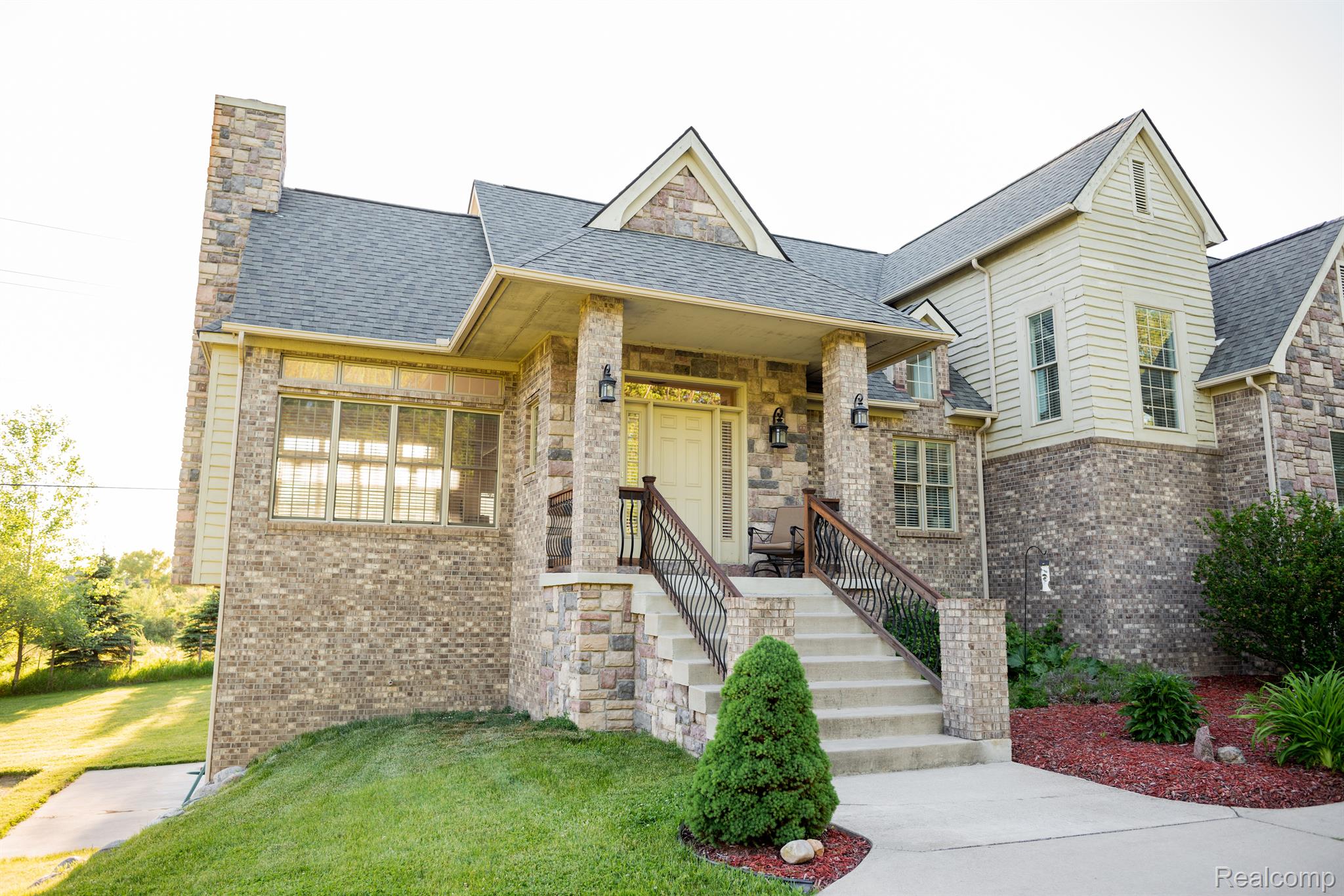 8015 Rattalee Lake Road Clarkston, MI 48348 - Photo 2 of 36 Gallery Image 2
