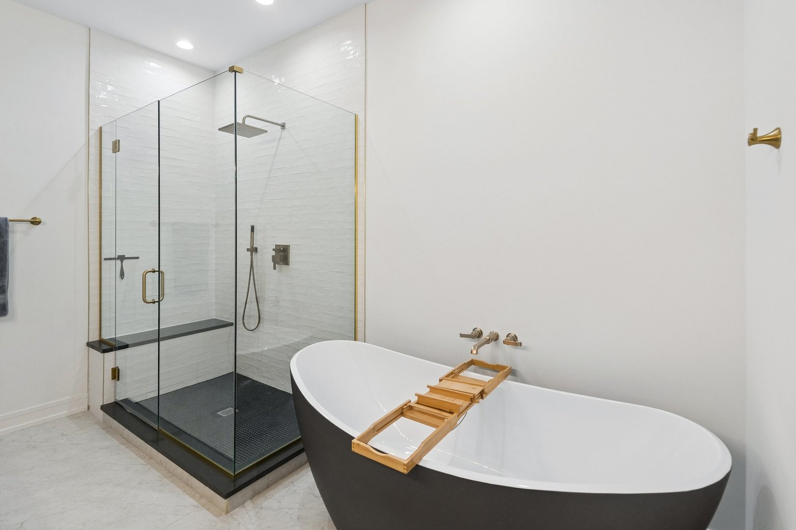 1842 North Whipple Street, Unit 1 Chicago, IL 60647 - Photo 22 of 37