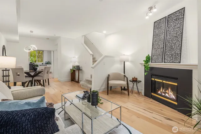 $675,000 | 18247 Northeast 96th Way, Unit 104, Redmond, WA 98052