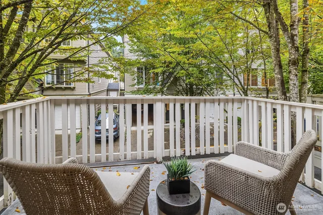 $675,000 | 18247 Northeast 96th Way, Unit 104, Redmond, WA 98052