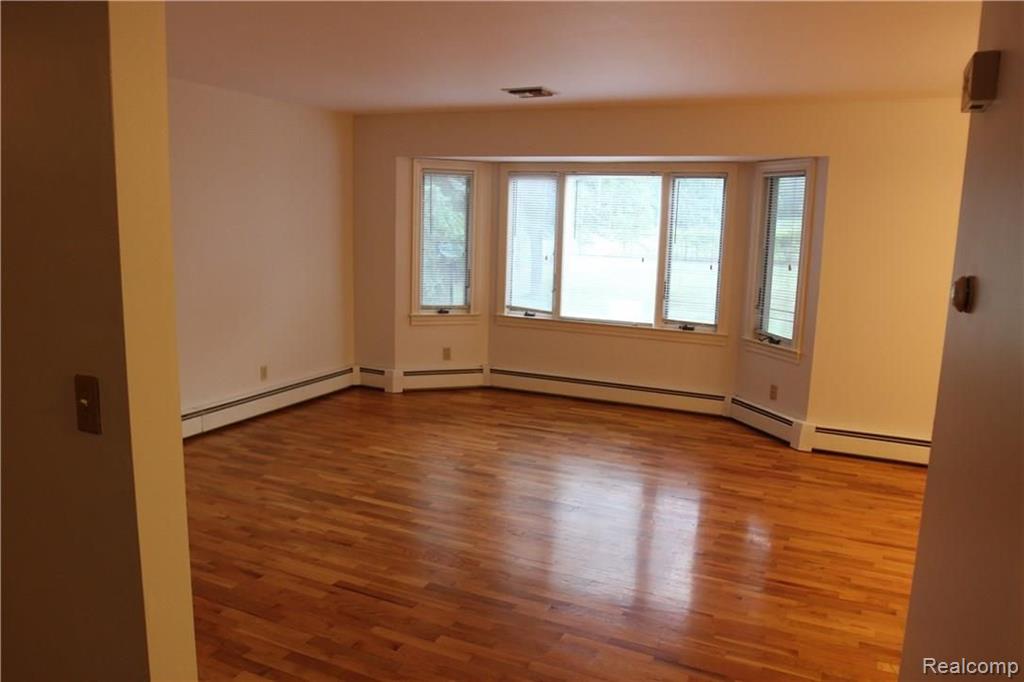 12355 Jennings Road Linden, MI 48451 - Photo 6 of 24