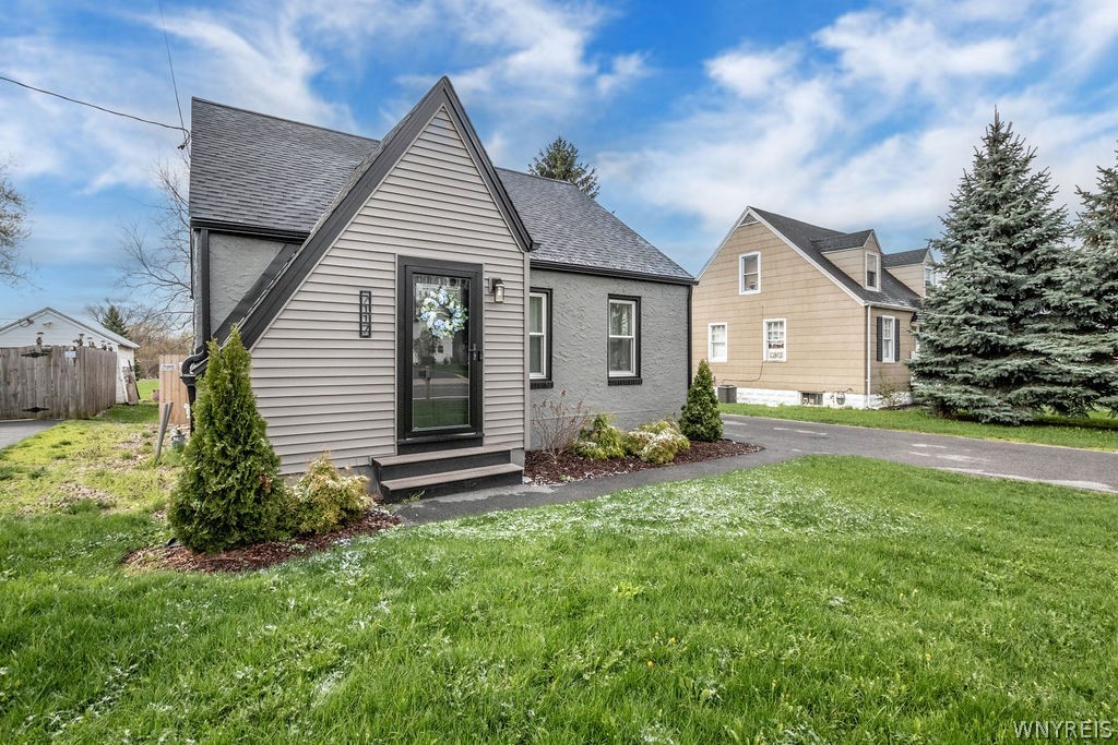 7117 Packard Road Niagara, NY 14304 - Photo 2 of 41