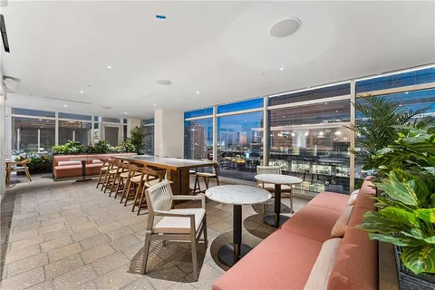 $520,000 | 45 Ivan Allen Jr Boulevard Northwest, Unit 1703, Atlanta, GA 30308