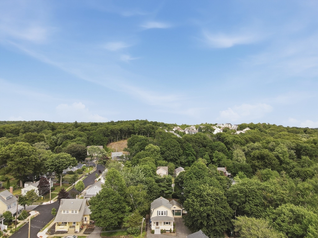 6 Findlay Street Wakefield, MA 01880 - Photo 4 of 40