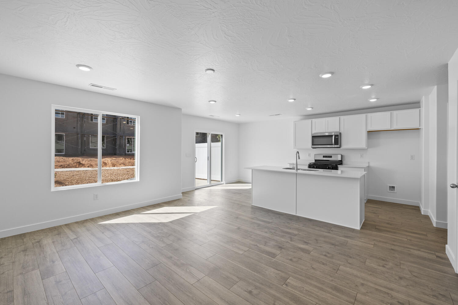 2113 Wolverine Way, Unit 2435 Washington, UT 84780 - Photo 4 of 31 R6II5514