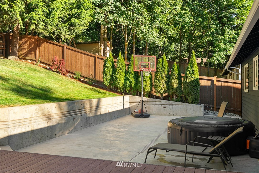 23019 19th Drive Southeast Bothell, WA 98021 - Photo 24 of 28 a view of a backyard with sitting area