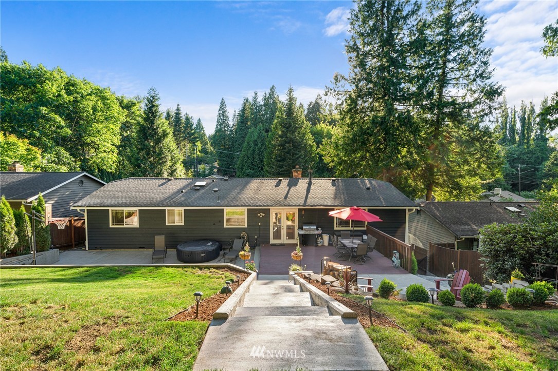 23019 19th Drive Southeast Bothell, WA 98021 - Photo 26 of 28 a house view with a garden space