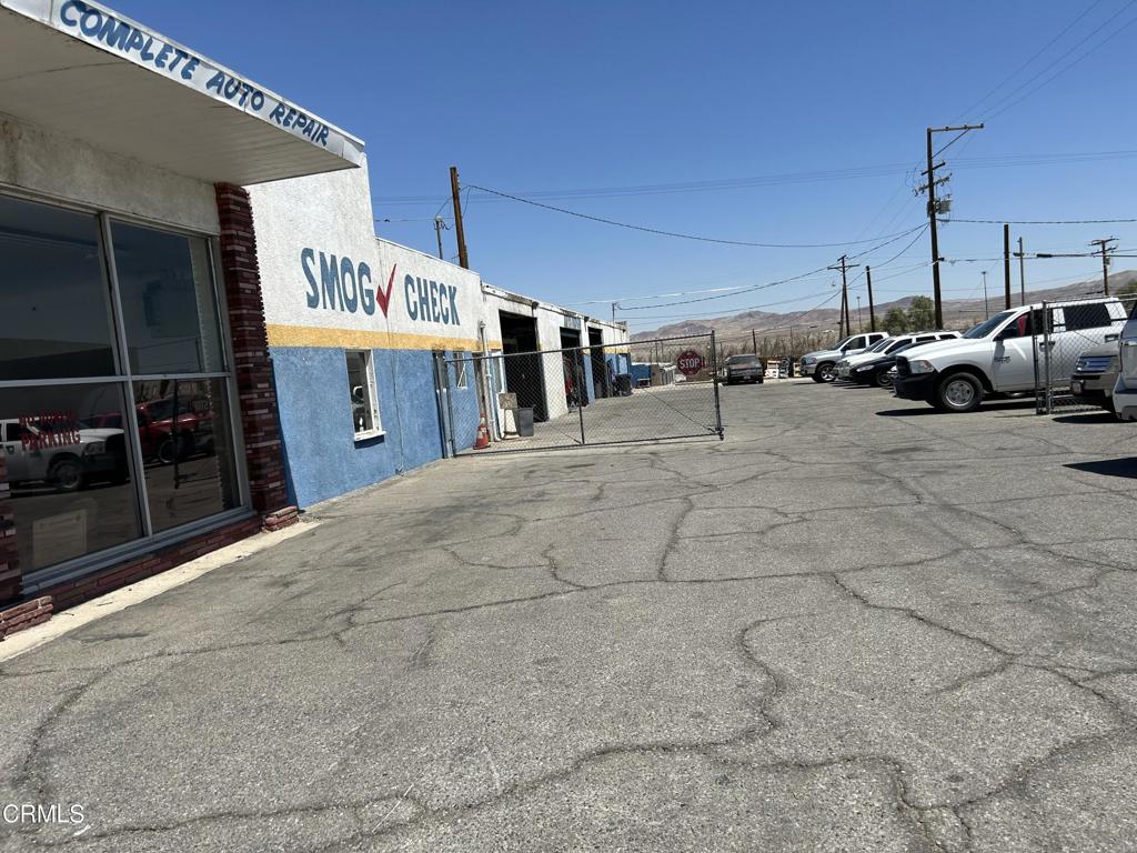 1401 Main Street Barstow, CA 92311 - Photo 22 of 66 Gated Parking