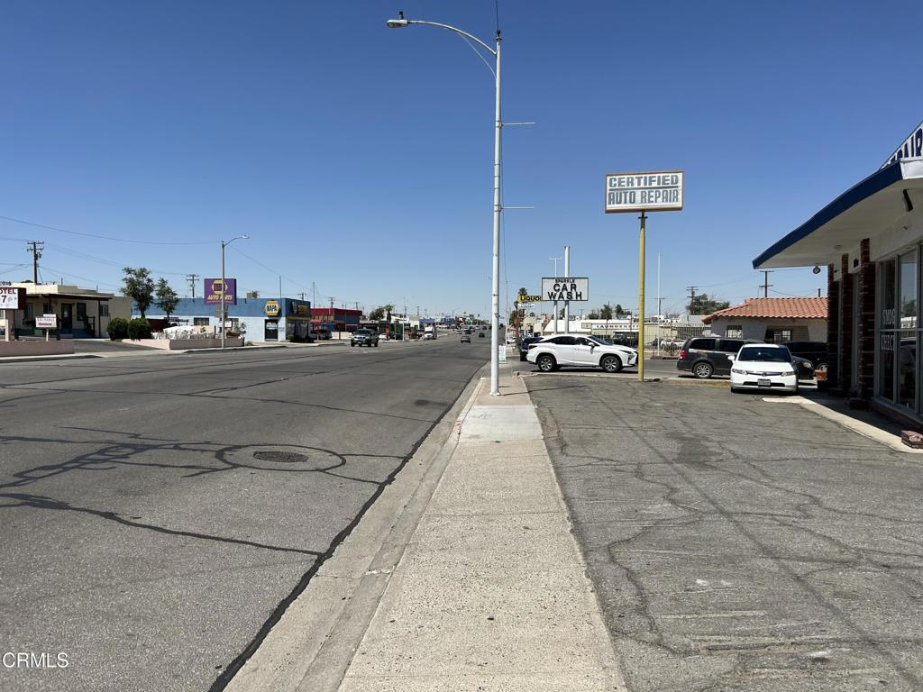 1401 Main Street Barstow, CA 92311 - Photo 27 of 66 Looking West