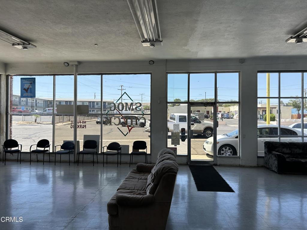1401 Main Street Barstow, CA 92311 - Photo 45 of 66 a view of a swimming pool and dining room