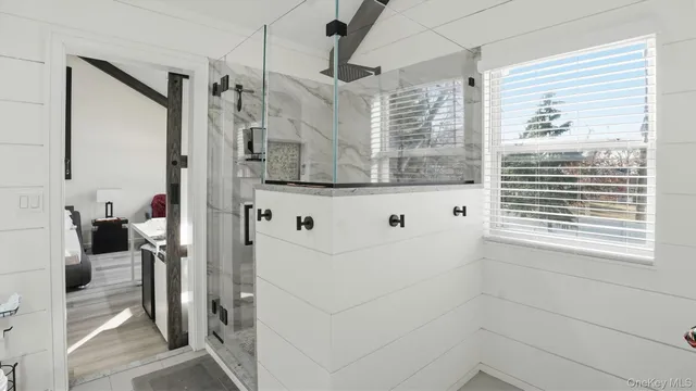 $1,175,000 | 8 Hamilton Place, Lake Grove, NY 11755