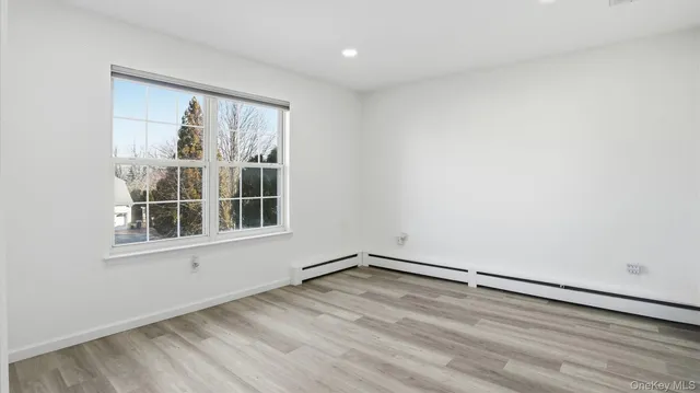 $1,175,000 | 8 Hamilton Place, Lake Grove, NY 11755