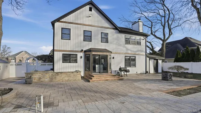 $1,175,000 | 8 Hamilton Place, Lake Grove, NY 11755