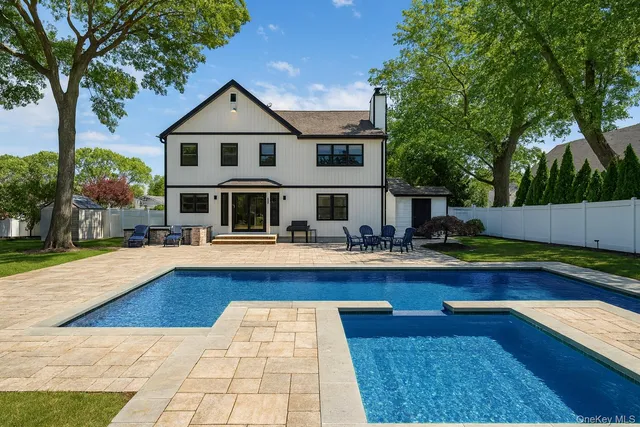 $1,175,000 | 8 Hamilton Place, Lake Grove, NY 11755