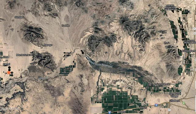 a view of outdoor space with all around