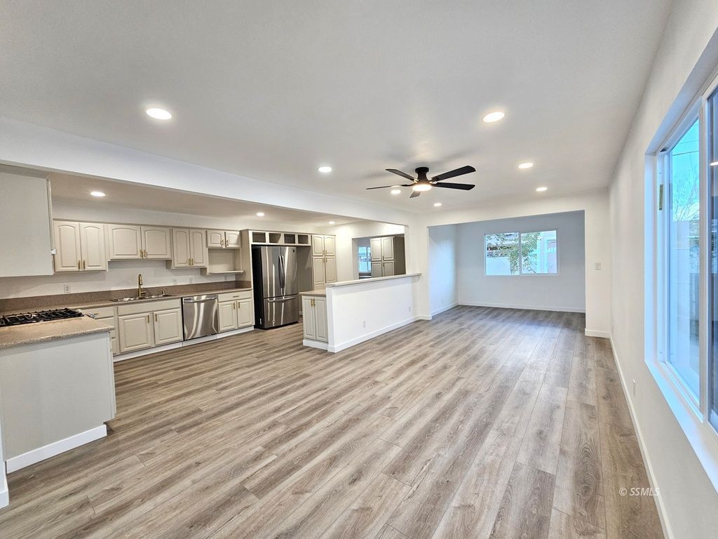 121 South Sunland Street Ridgecrest, CA 93555 - Photo 2 of 33 Gallery Image 2