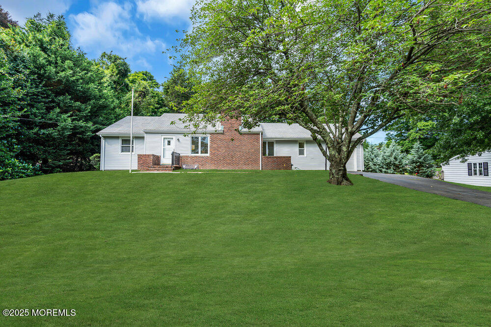 492 Hance Road Little Silver, NJ 07739 - Photo 4 of 37 005_dsc07136-1_978