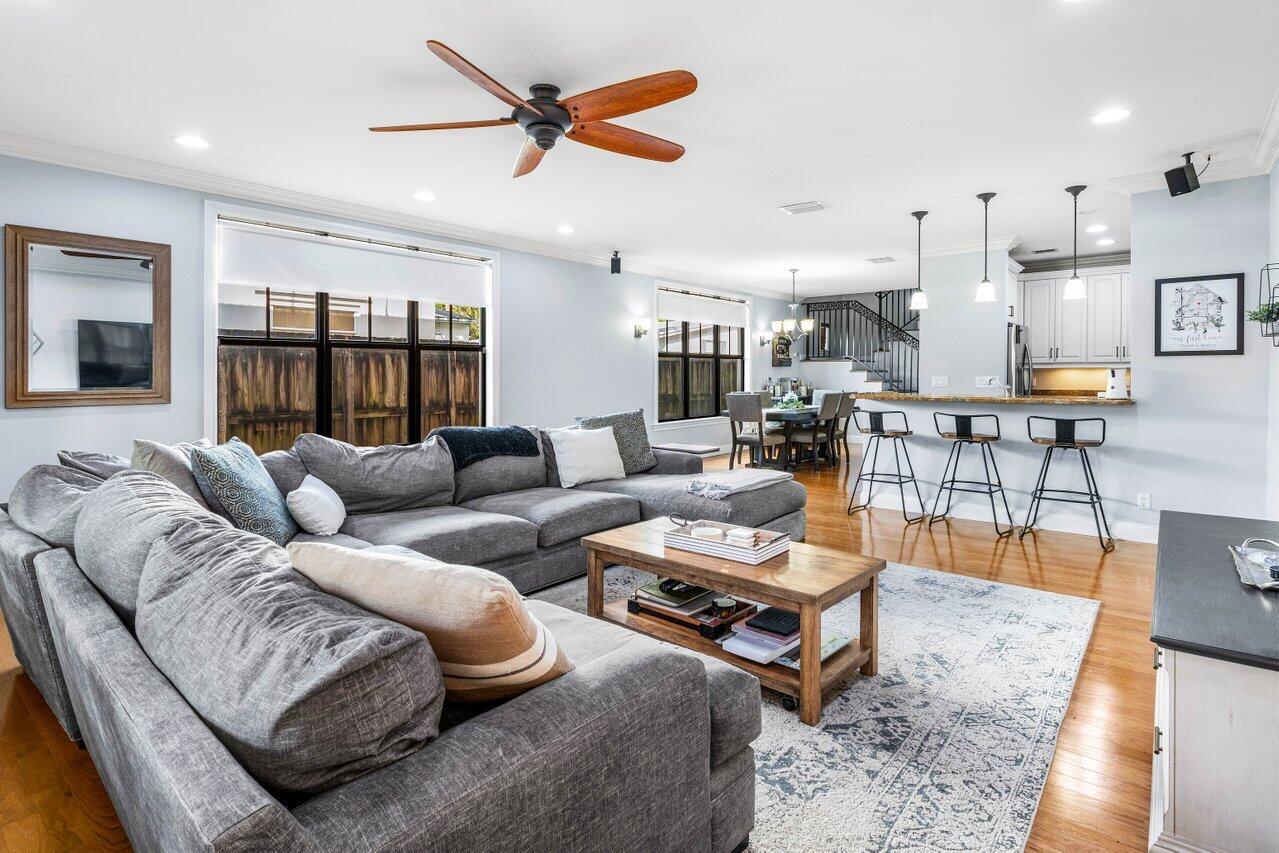 507 Southwest 17th Street Fort Lauderdale, FL 33315 - Photo 5 of 25 a living room with furniture and kitchen view