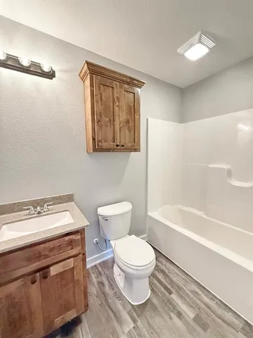 $239,900 | 1714 South Jackson Street, El Dorado Springs, MO 64744