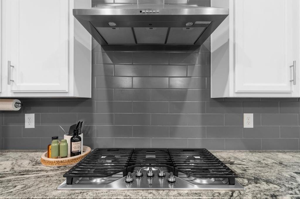 320 Senna Street Marietta, GA 30064 - Photo 20 of 53 a stove top oven sitting inside of a kitchen