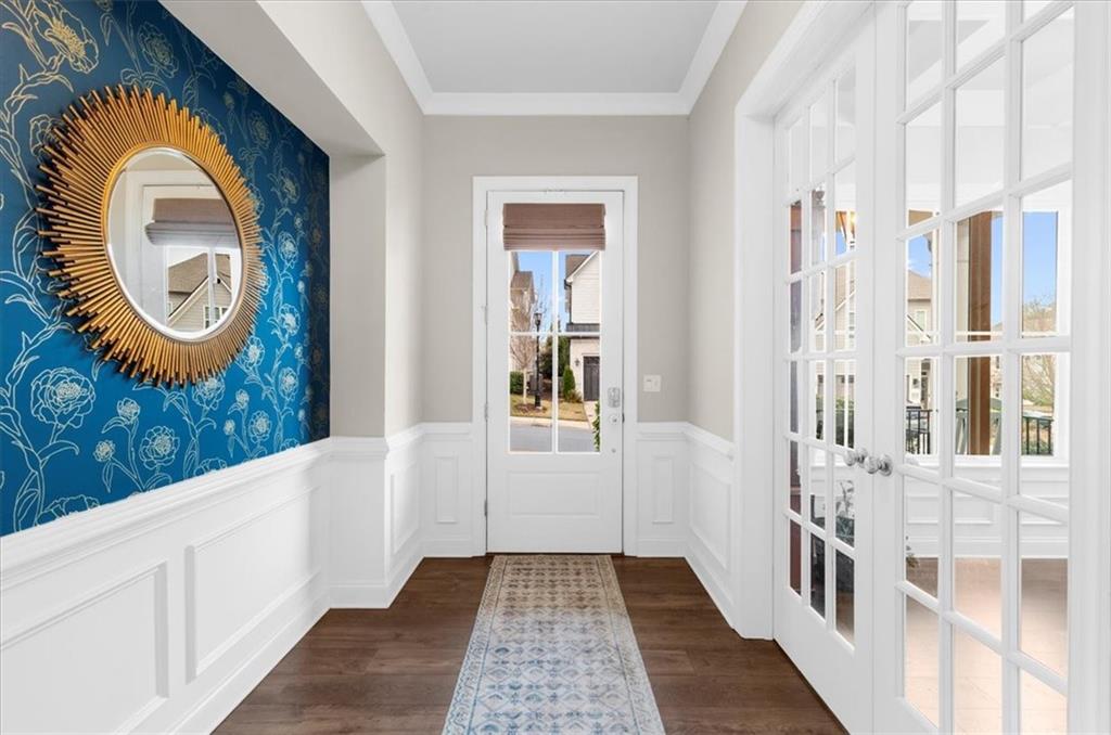 320 Senna Street Marietta, GA 30064 - Photo 2 of 53 a view of a hallway with windows