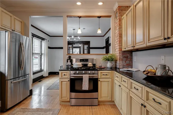 $300,000 | 329 North Main Street, Manlius, NY 13116