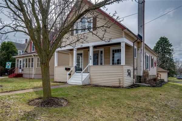 $300,000 | 329 North Main Street, Manlius, NY 13116