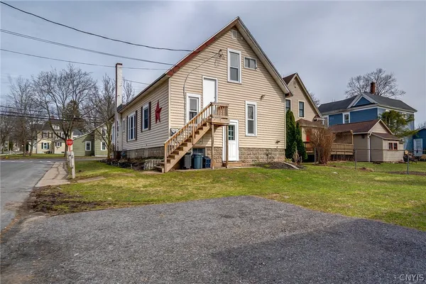 $300,000 | 329 North Main Street, Manlius, NY 13116