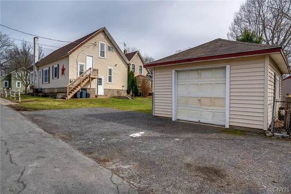 $300,000 | 329 North Main Street, Manlius, NY 13116