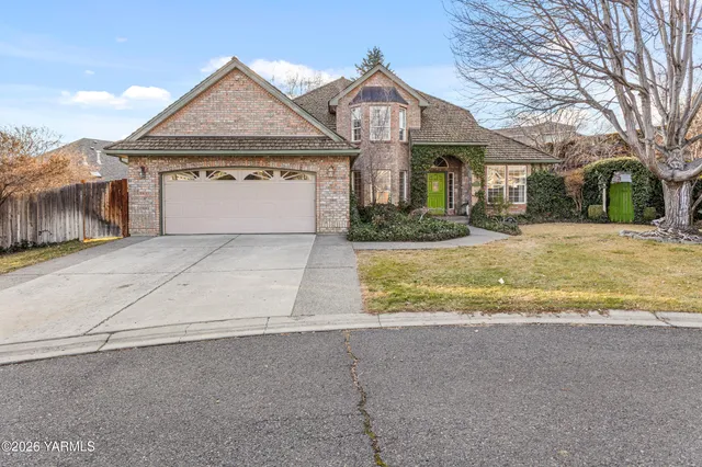 $469,000 | 228 Saddle Brook Court, Yakima, WA 98908