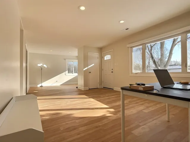 $3,800 | 2946 Knollwood Lane, Glenview, IL 60025