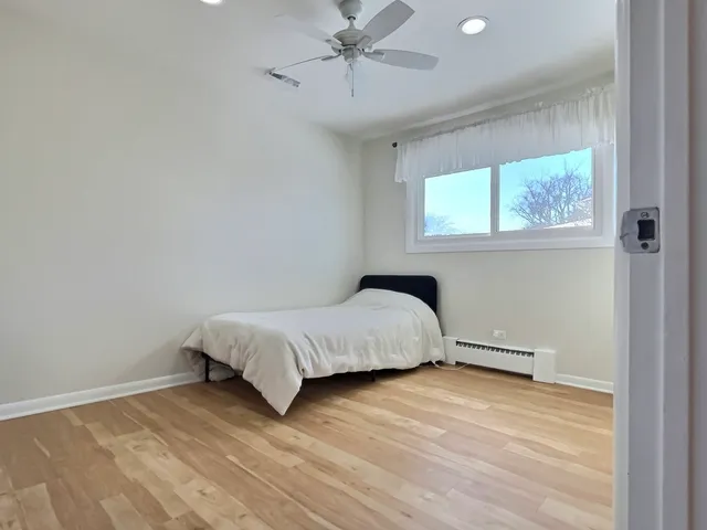 $3,800 | 2946 Knollwood Lane, Glenview, IL 60025