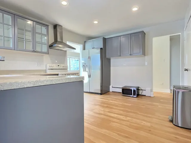 $3,800 | 2946 Knollwood Lane, Glenview, IL 60025