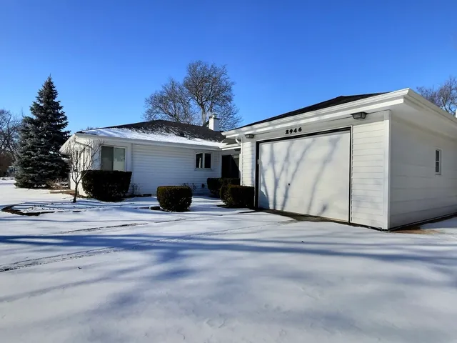 $3,800 | 2946 Knollwood Lane, Glenview, IL 60025