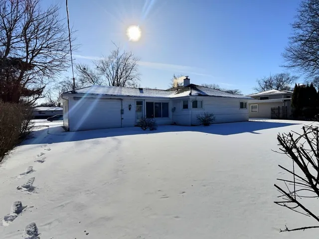 $3,800 | 2946 Knollwood Lane, Glenview, IL 60025