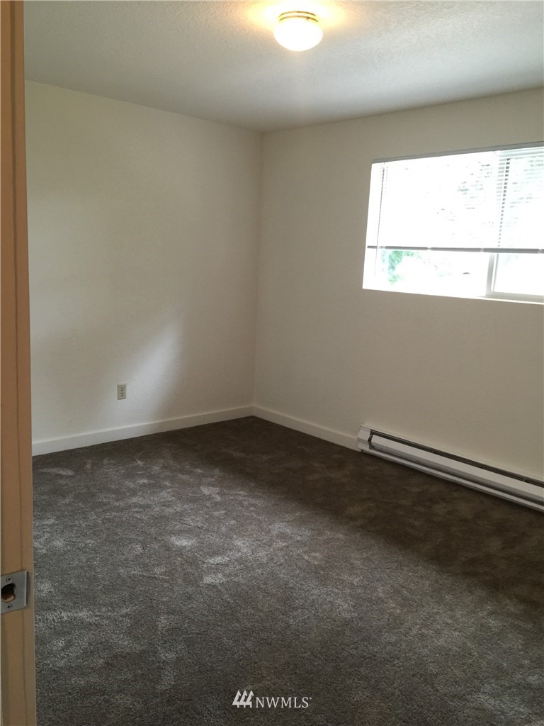 6515 Cady Road Everett, WA 98203 - Photo 10 of 15 a view of a window in an empty room