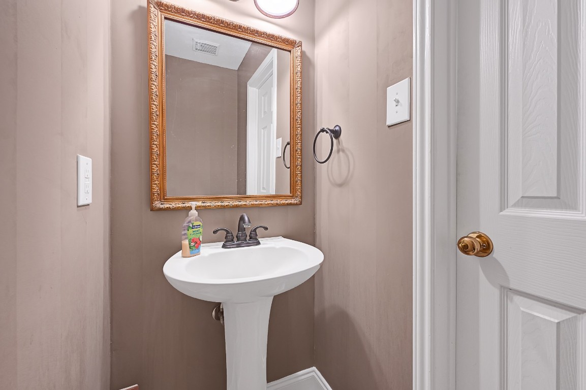 2211 South Kirkwood Road, Unit 26 Houston, TX 77077 - Photo 20 of 25