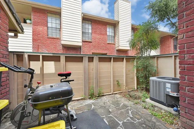 $145,000 | 2211 South Kirkwood Road, Unit 26, Houston, TX 77077