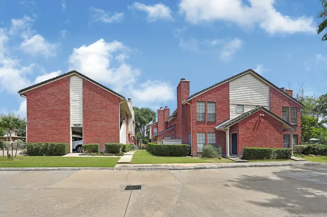 $145,000 | 2211 South Kirkwood Road, Unit 26, Houston, TX 77077