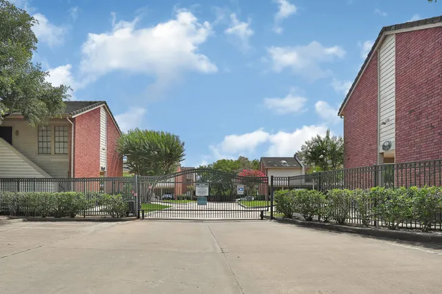 $145,000 | 2211 South Kirkwood Road, Unit 26, Houston, TX 77077