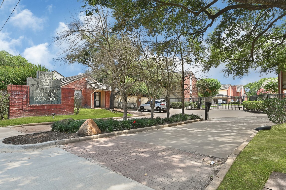 2211 South Kirkwood Road, Unit 26 Houston, TX 77077 - Photo 5 of 25