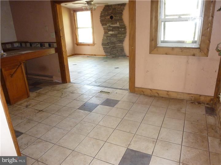 3715 Layfield Road Pennsburg, PA 18073 - Photo 3 of 9 Kitchen